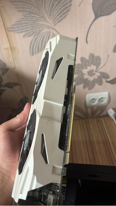 продам 1060 игровую видеокарту
