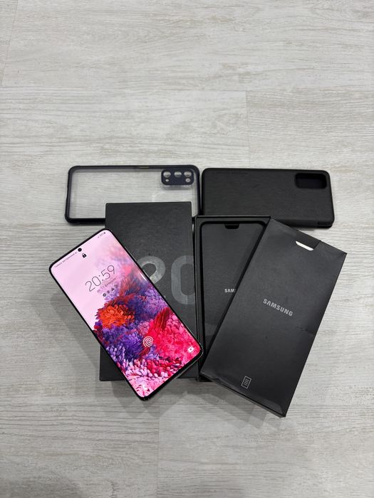Срочно продам самсунг s20