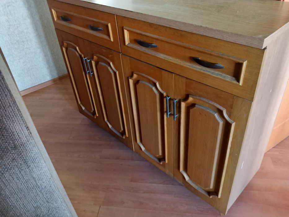 Продам кухонный шкаф
В хорошем состоянии, прочный,