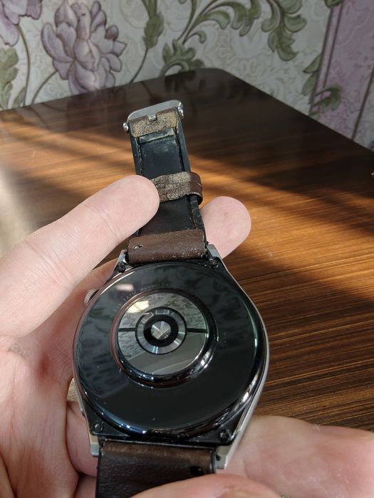 Продаеться Huawei GT3 PRO, зарядка хватает на неделю, флагман модель