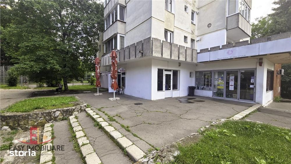 Spatiu comercial 45mp, vitrina, Dambu Pietros, grup sanitar, 2 zone ac