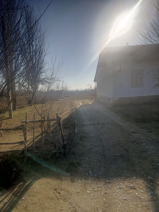 Участка ховли сотилади