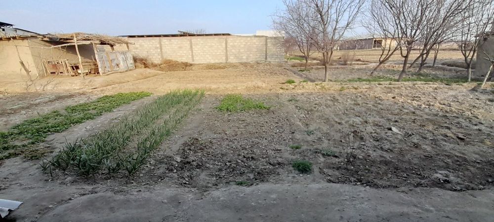 Uy sotiladi hamma sharoit bor