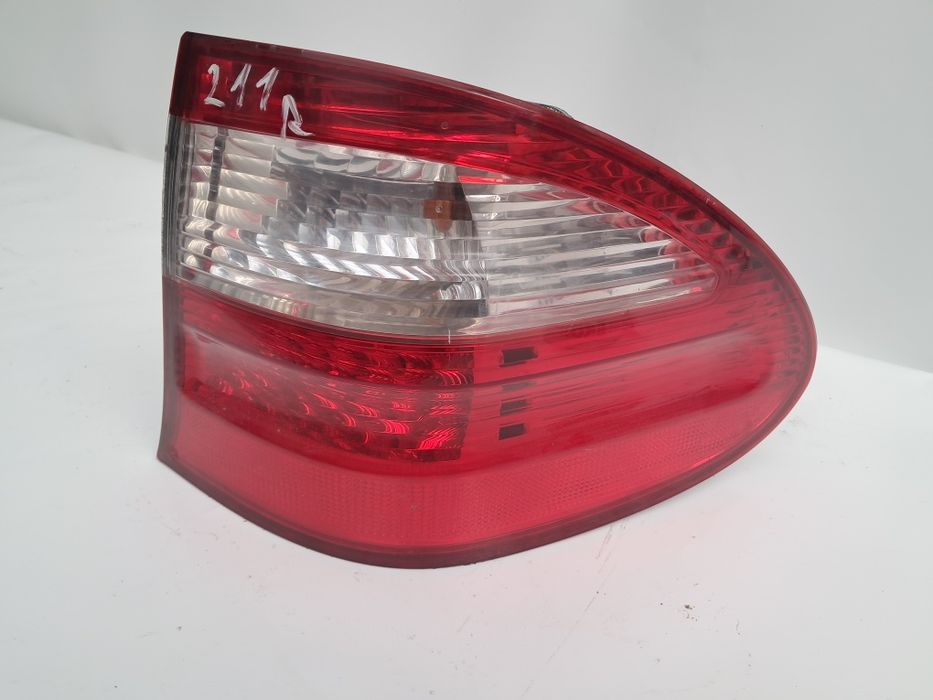 Стоп десен комби Mercedes W211
