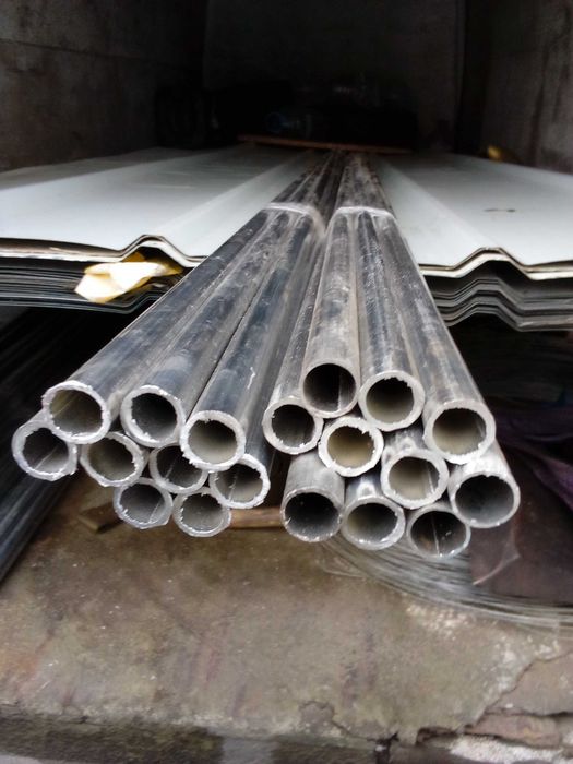 Алуминиеви колчета за домати