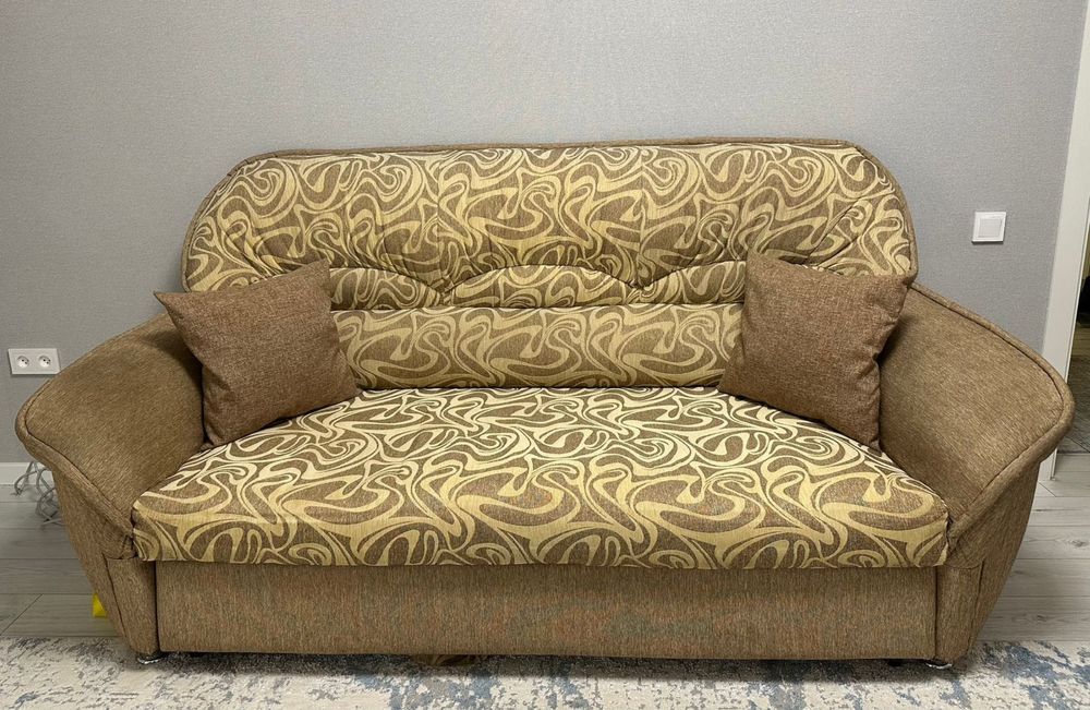 Продам диван с креслом