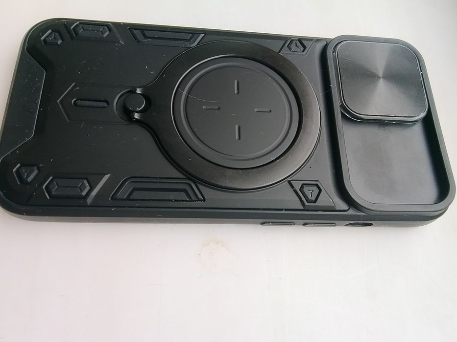 Продам чехлы на 13 айфон