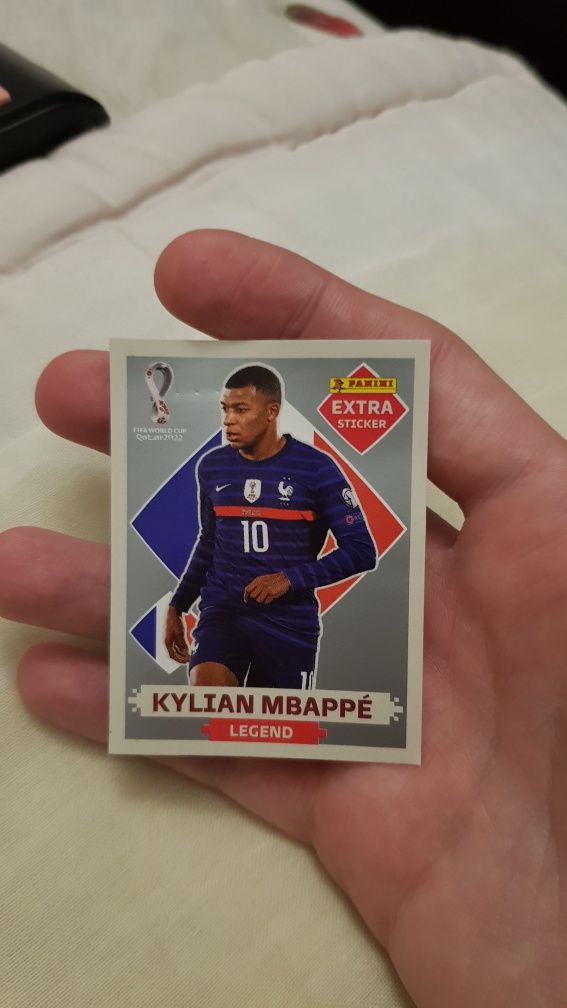 Figurinha Extra Copa 2022 Kylian Mbappé Silver