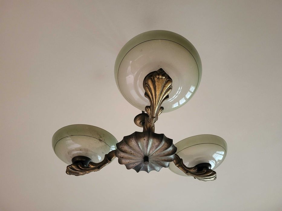 Старинни полилеи за таван