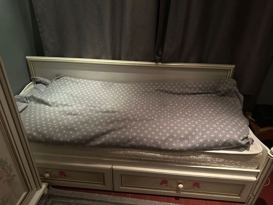 Кровать  детскую для девочки