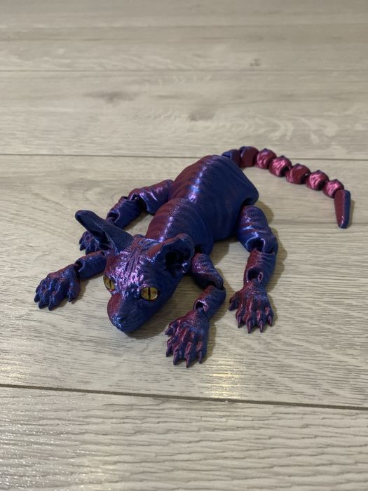 3D котик с переливающем цвете