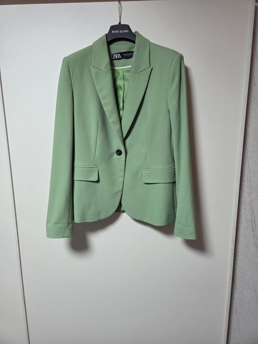 Сако ZARA в модерния зелен цвят