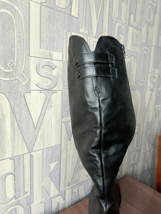 Продам зимние сапоги