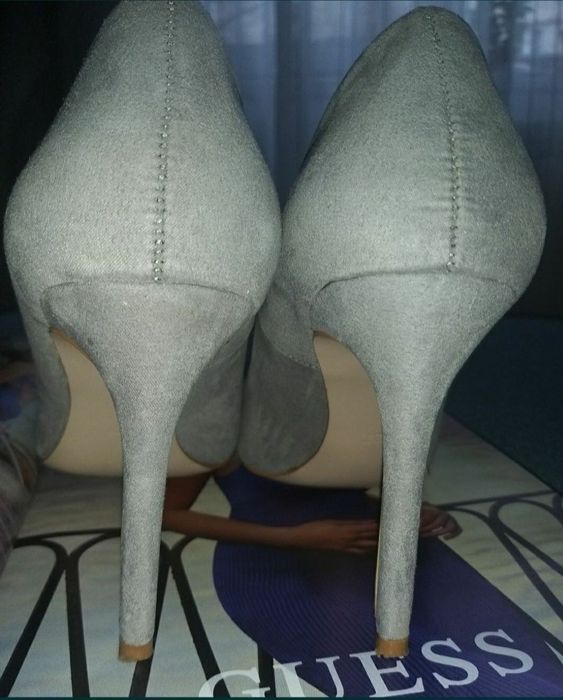 Pantofi cu toc cui