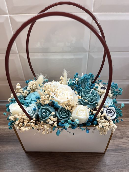 Восъчни букети от соеви свещи