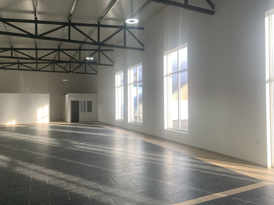 DE ÎNCHIRIAT spatiu comercial Alesd zona centrala
