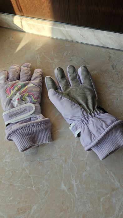 Перчатки зимние для девочки 7-10 лет.