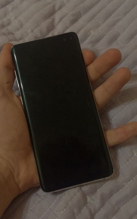 Самсунг с10+ PLUS