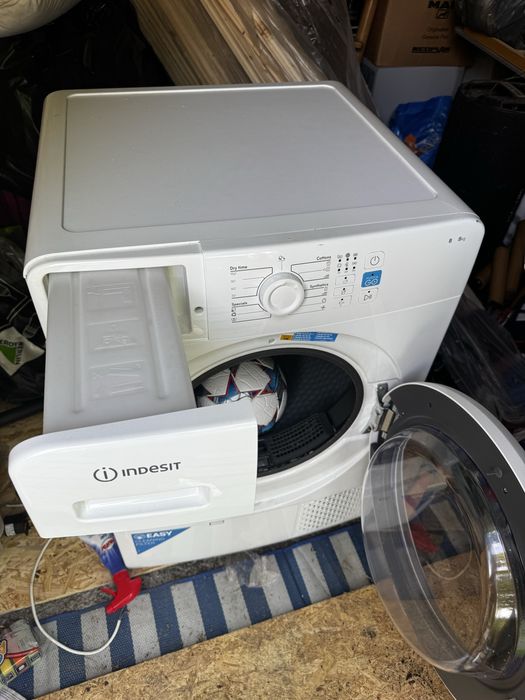 Uscător rufe Indesit 8kg, stare foarte bună