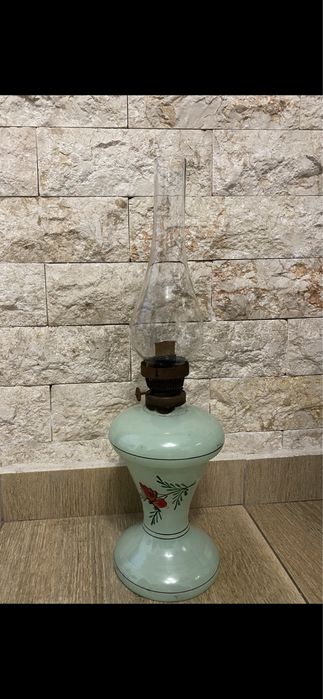 Lampă veche pe gaz .Aplică cameră copii .