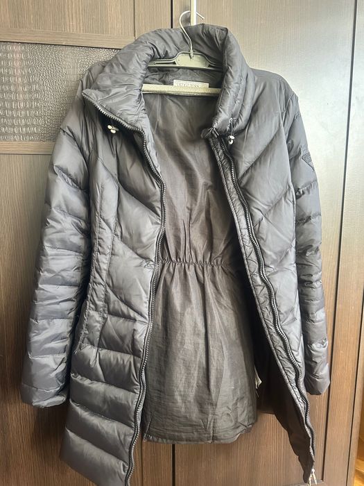 Зимно яке Guess.