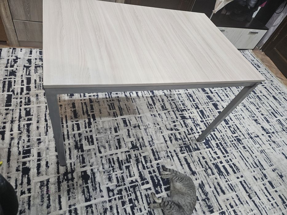 Стол в отличном состоянии,  120×80