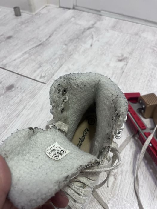 Профециональные коньки для фигурного катания