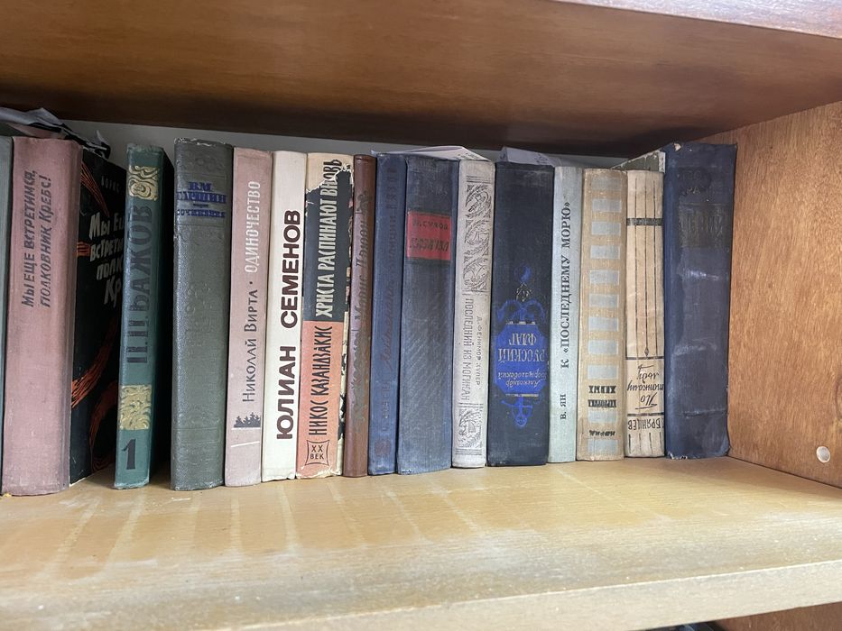 Продам книги по 3000 сум