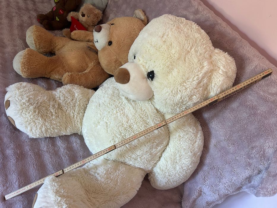 Голямо плюшено мече