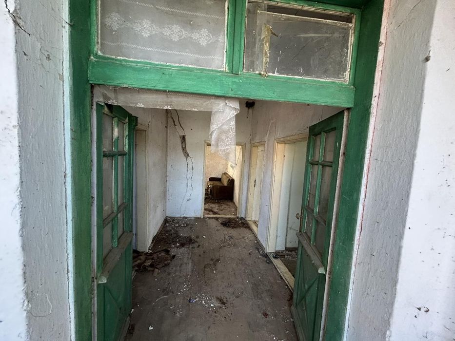 Продавам имот с къща в с.Бело поле