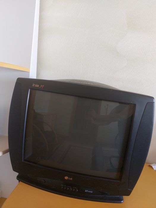 Продам телевизор