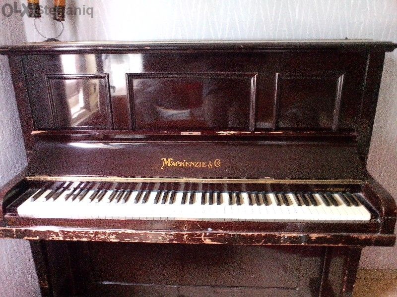 Пиано с  антична стойност