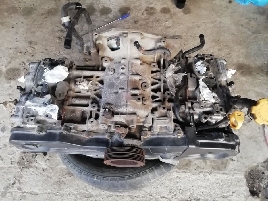 Двигатель мотор субару ej201.  2.0