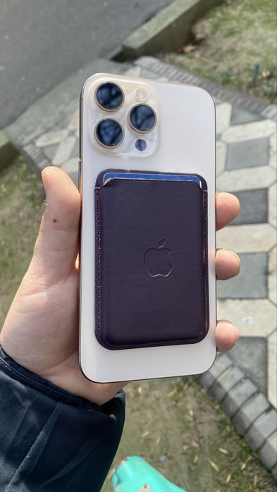 iPhone 16Pro max zapchasge