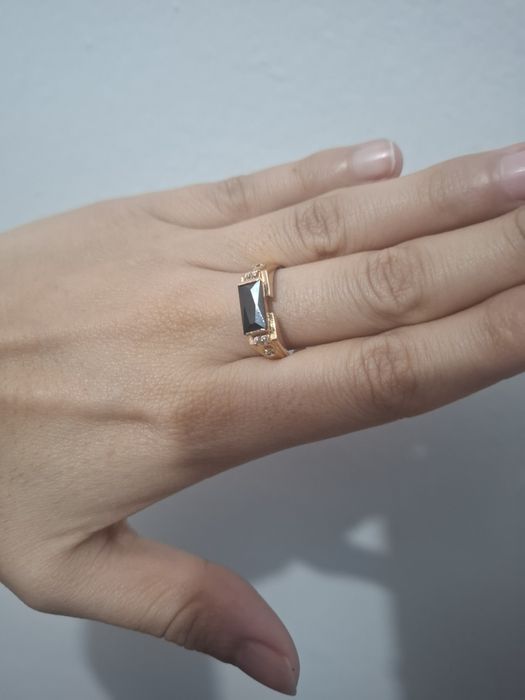 Uzuk sotiladi rasiski