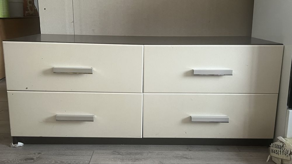 Шкафы для одежды