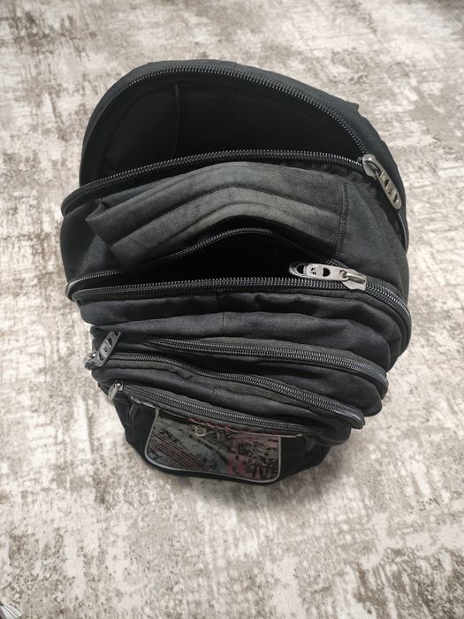 Продавам страхотна раница