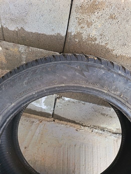 Vând anvelopa  pe 18