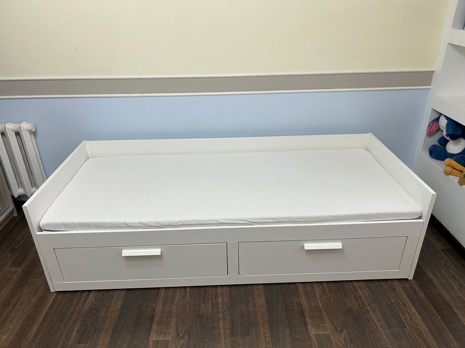 Кровать IKEA с ящиками