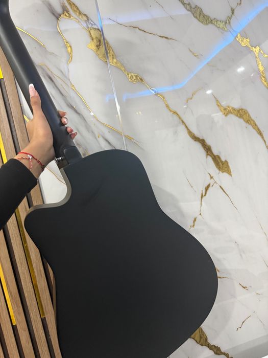 Акустична китара -комплект с аксесоари