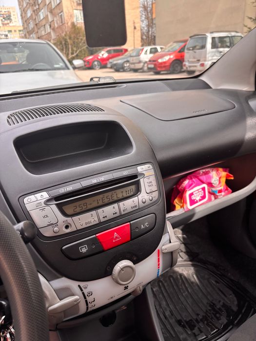 Автомобил Toyota Aygo 1.0