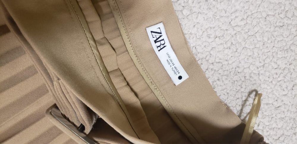 Вещи Zara: джинсы, юбка, кофточка