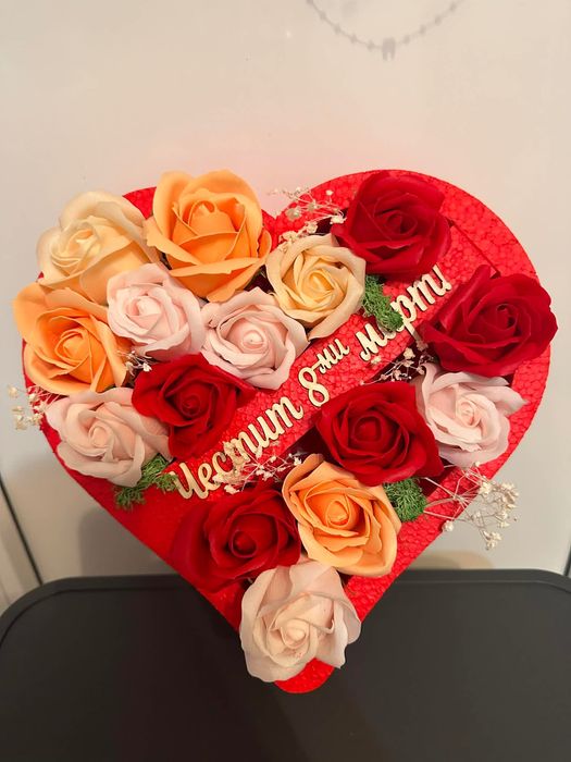 Луксозна кутия със сапунени рози – подарък за 8 март