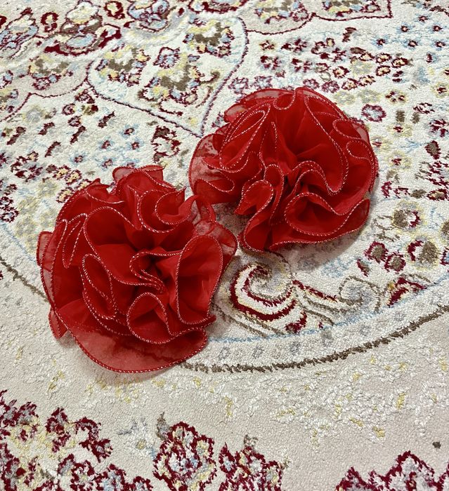 Большой красный бантик!