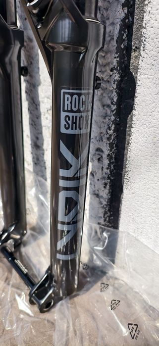 Нова Вилка RockShox Lyrik Base RC DebonAir 29" 160mm Boost 15x110mm