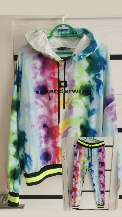 Продам костюм микки