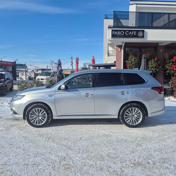 Mitsubishi Outlander 4x4 Electric benzin PHEV 2019