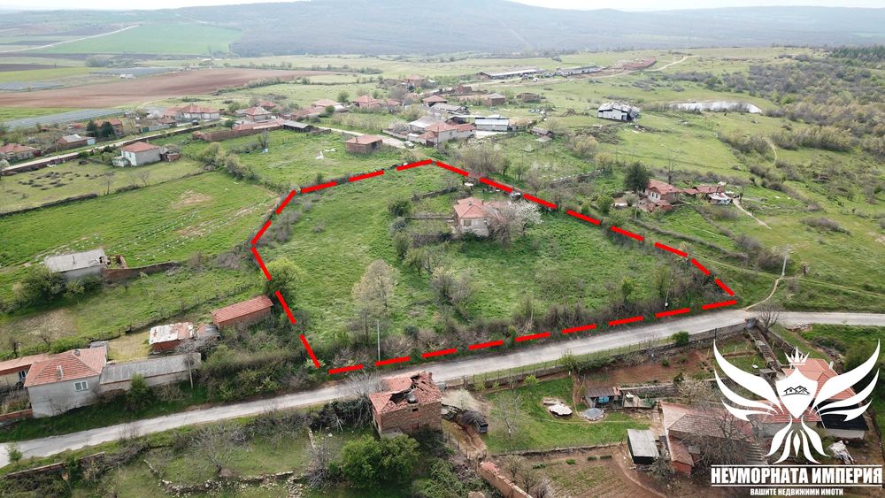 Двуетажна вила/къща 180РЗП с 5200кв.м. двор УПИ село Константиново