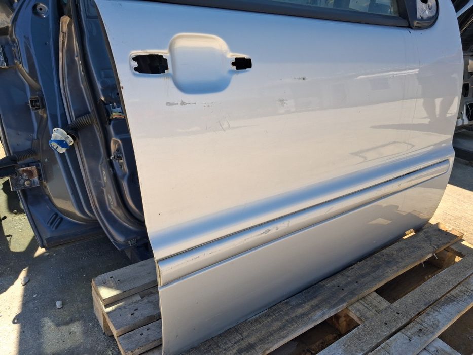 Врата Mercedes ML W163