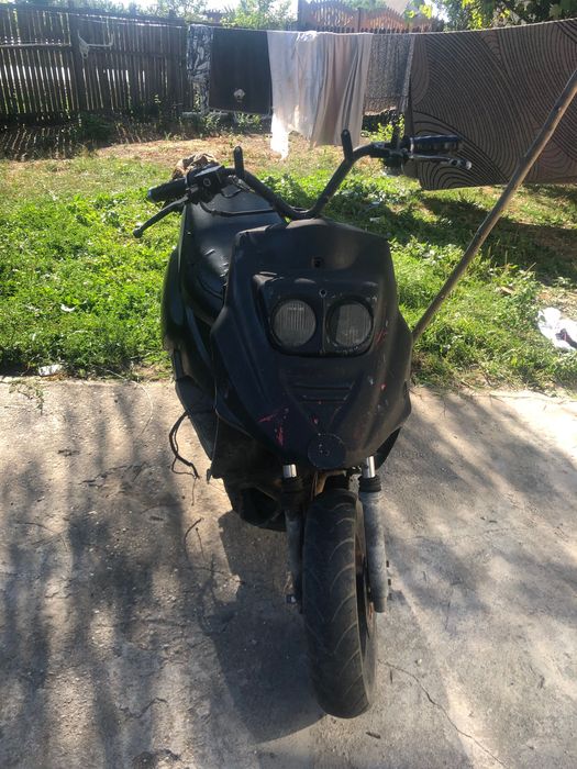 Vând motoreta sau schimb cu trotineta electrică